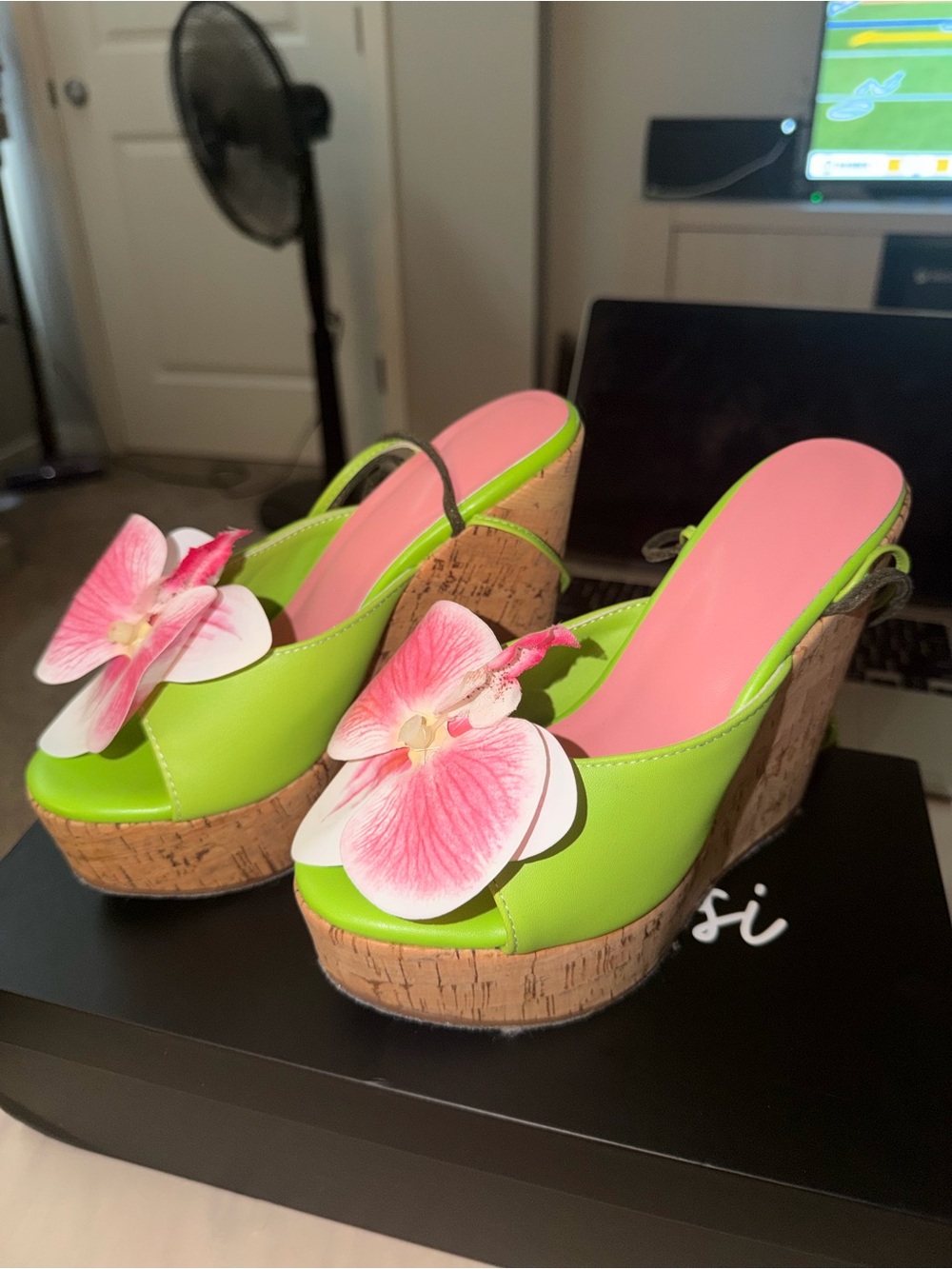 Sienna Rossi strappy green & pink orchid wedge sandals